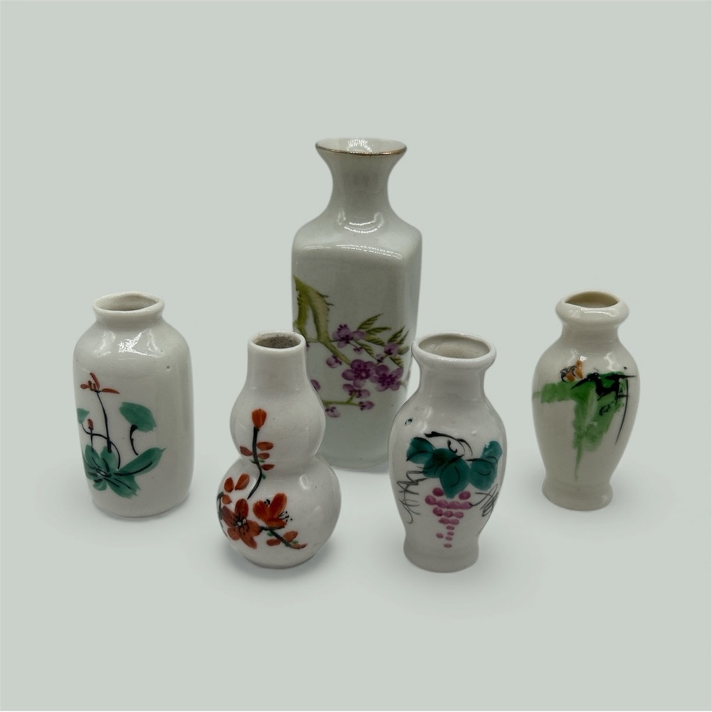Asian white porcelain bud vase mini petite lot of 5 vintage 2.5" flower pattern